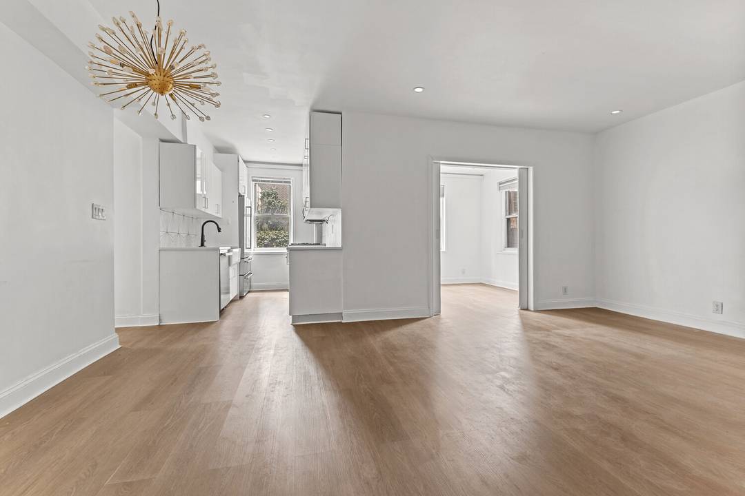 Welcome to Residence 1D at 350 East 30th Street a bright and spacious 2 bedroom, 1 bathroom condo featuring three exposures and abundant natural light throughout the day.