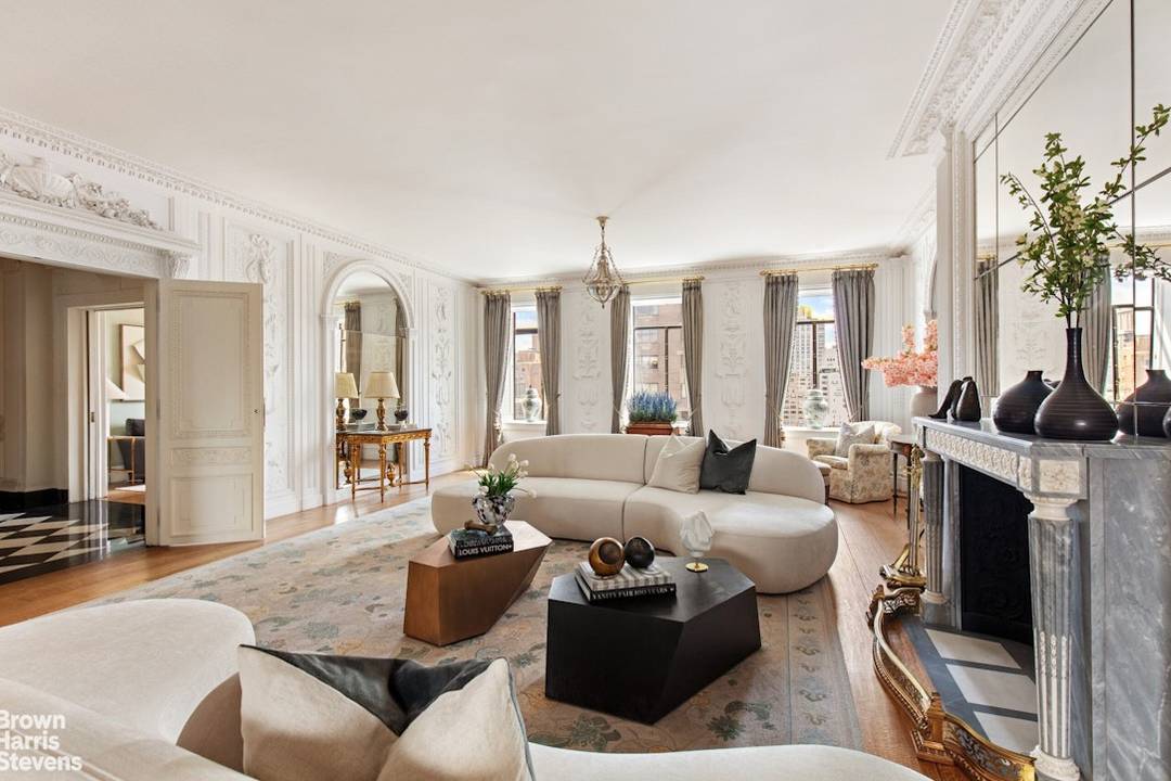 Renovated Four Bedroom Duplex High Above 71st amp ; Park.