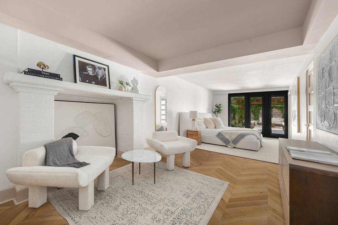 MOVE IN READY GARDEN RESIDENCE 3 Residences in Total, PH is in contract.