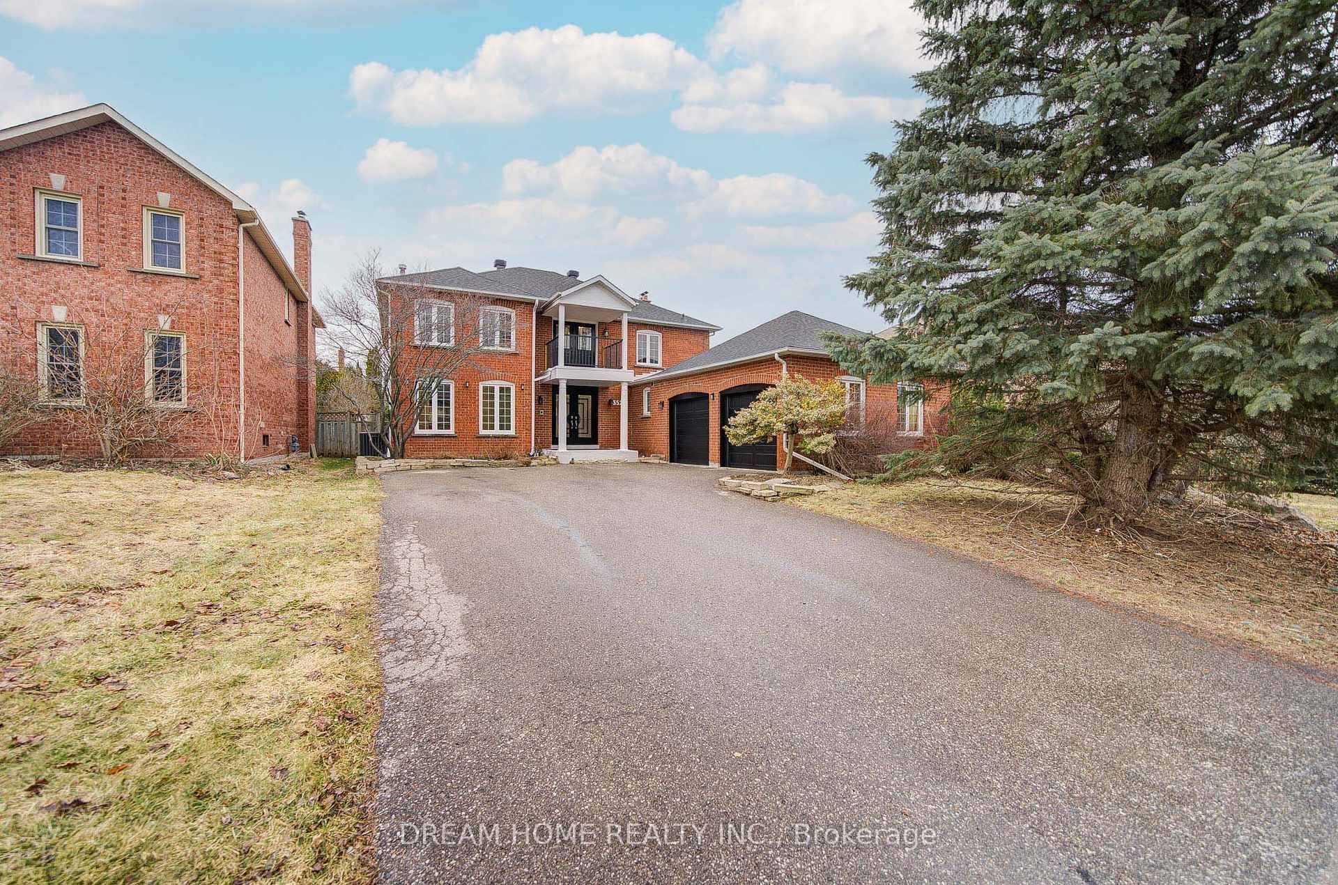 Welcome To This Fabulous Family Home On Prestigious Kennedy St West.