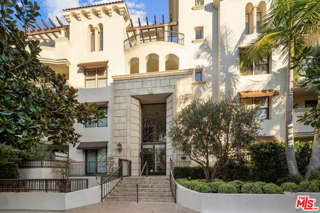 122 N Clark Dr 2BR Beverly Grove La