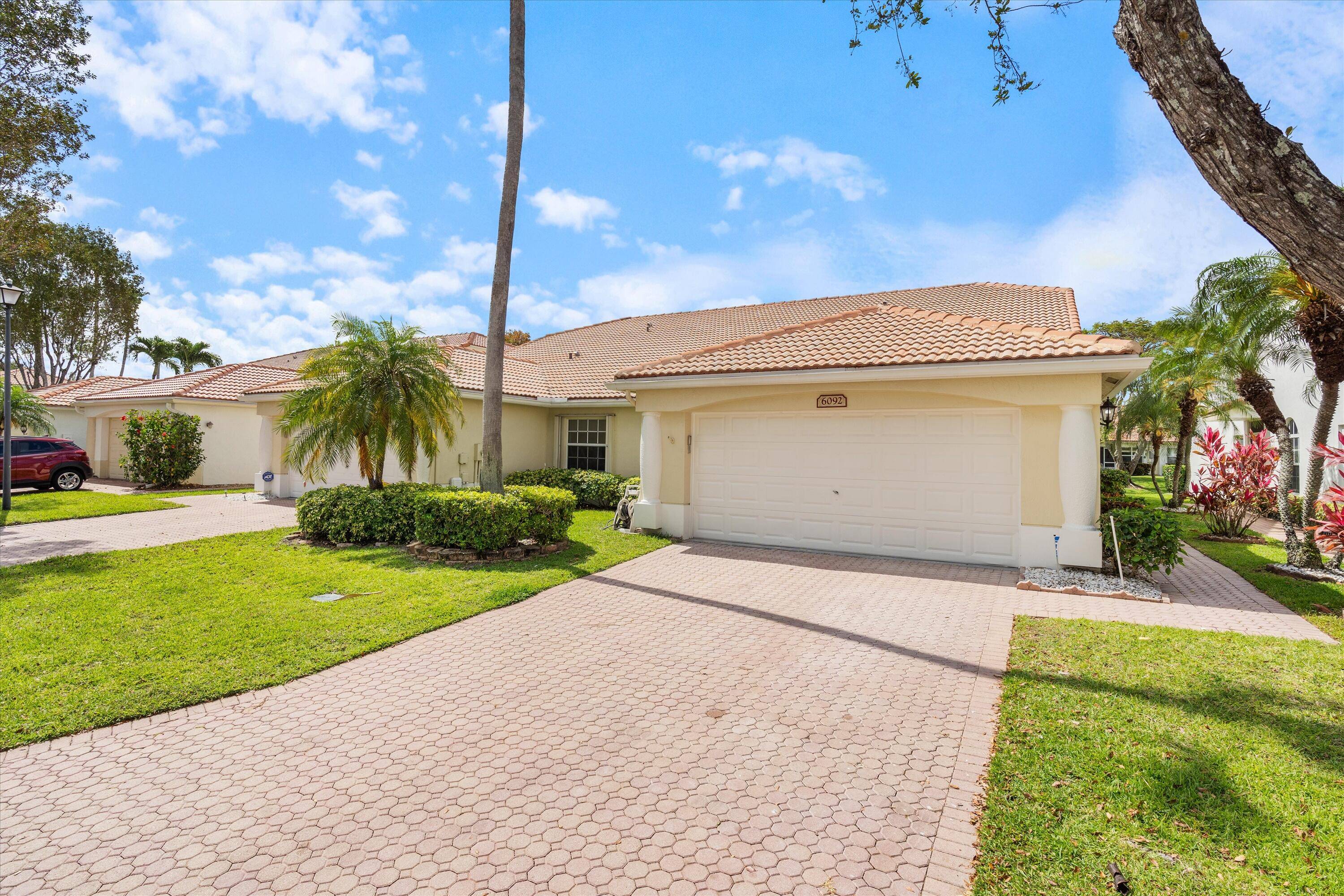 SELLER OFFERING ROOF REPLACEMENT OR CREDIT !