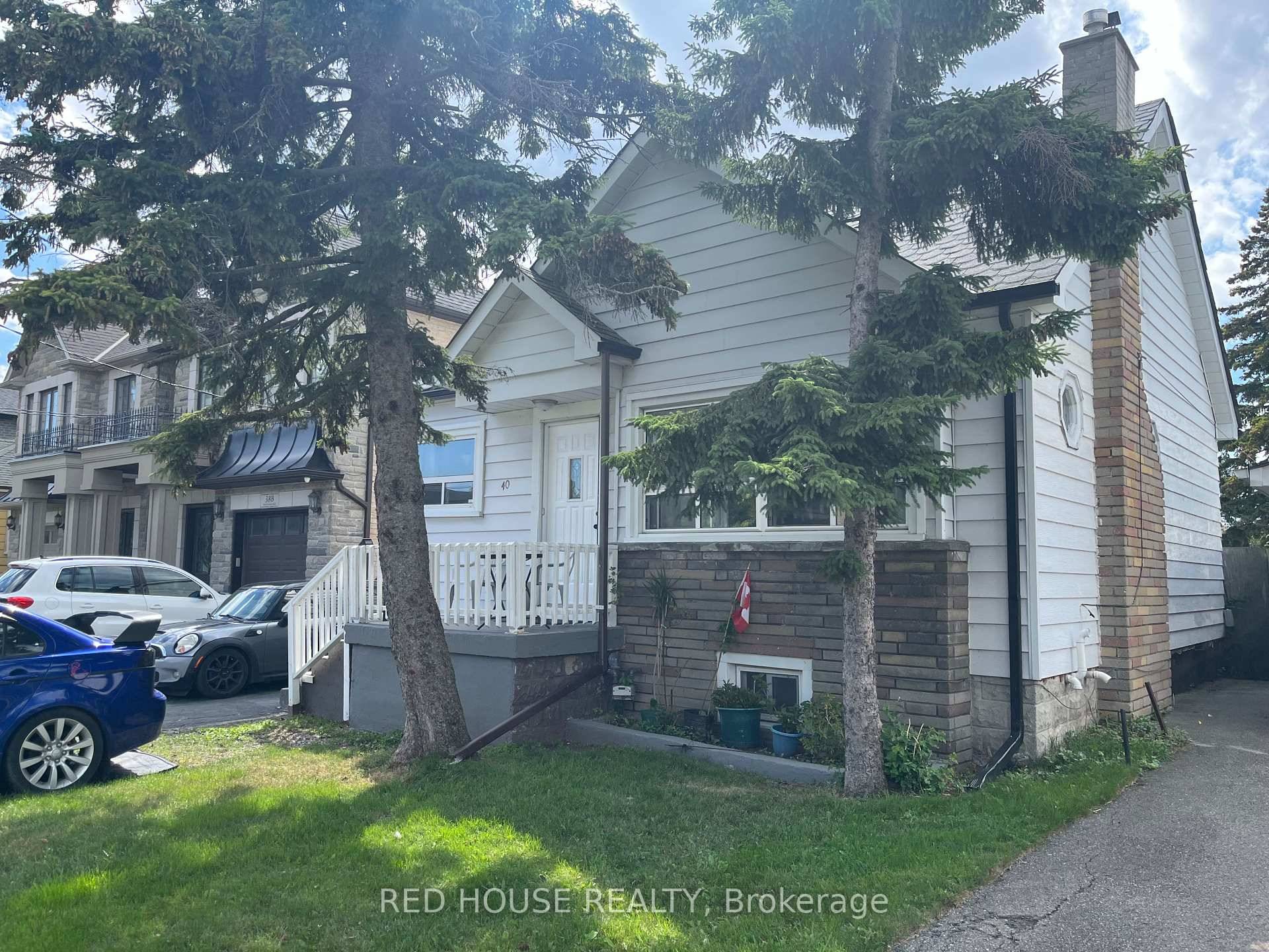 Deep Lot ! Spacious Detached Home in Great Neighbourhood, 4 Beds on 2nd Spacious Den on Main Floor, Could be a 5th Bedroom, Separate Entrance to LEGAL Basement Apartment w ...