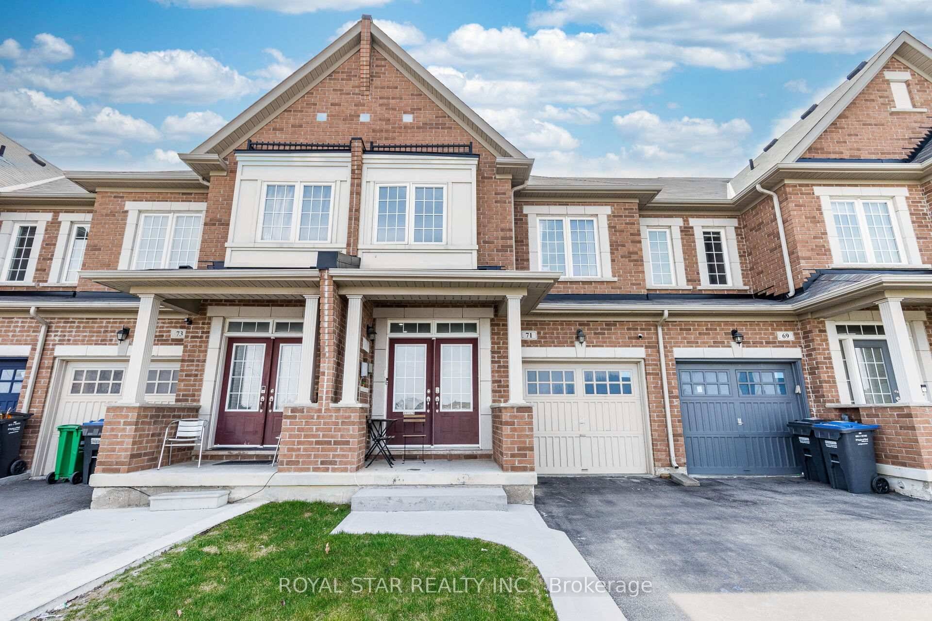 The WINDSOR Model Boasts 1663 SqFt Of Exceptional Living Space, Open Concept Beautiful Townhome With 9Ft Ceiling On Main Floor, Open To Above Luxury Oak Staircase.