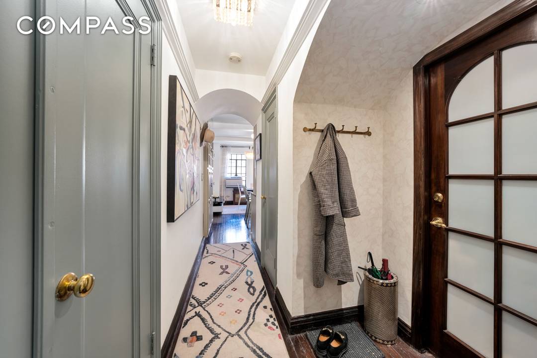 Apartment 811 is a fully redesigned 2 bedroom, 2 bathroom residence by Atelier Concept a modern British inspired interior with a deliberate nod to Tudor City's classic heritage, executed with ...