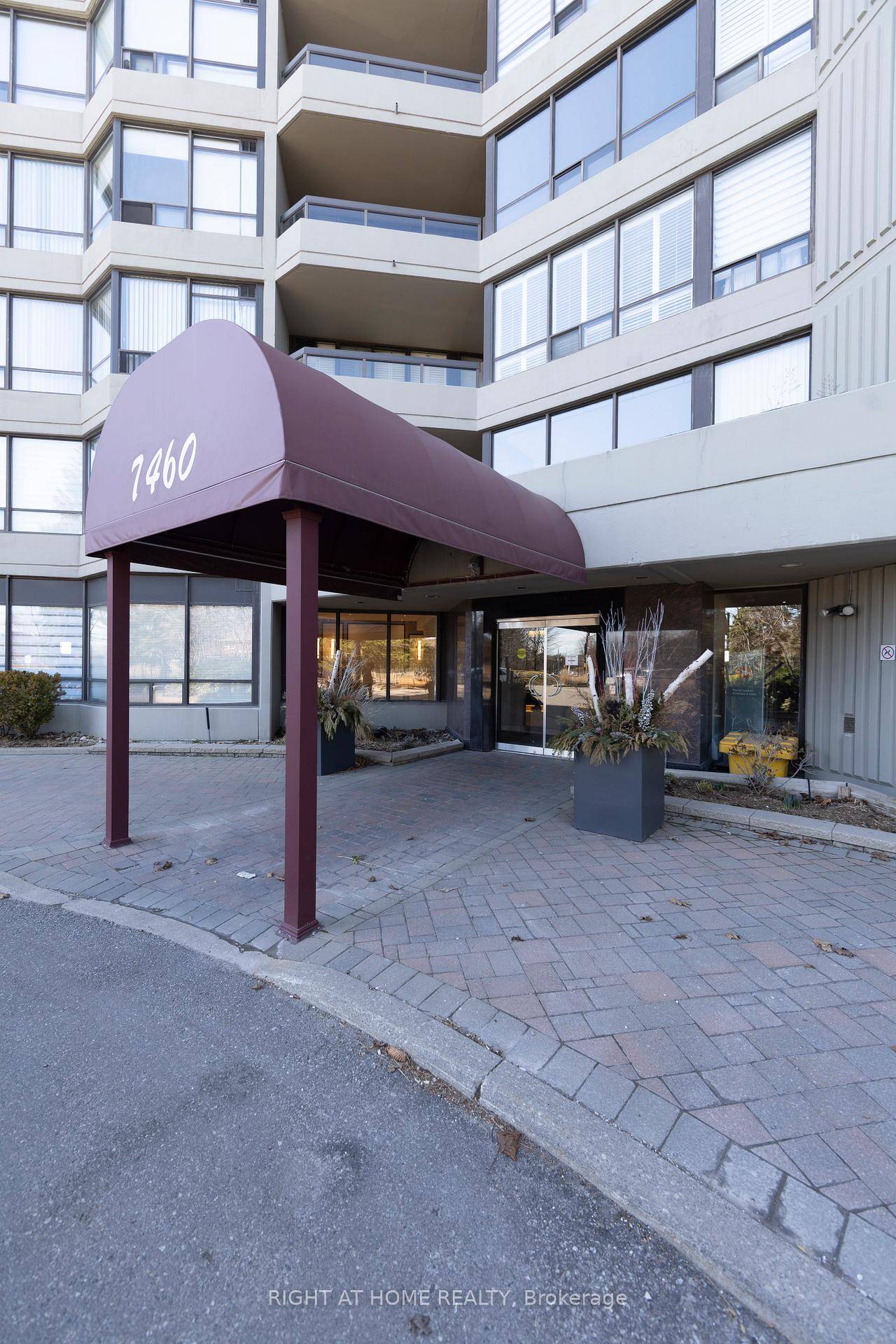 All Inclusive 2 Bed, 2 Bath Condo Steps to Promenade Mall !