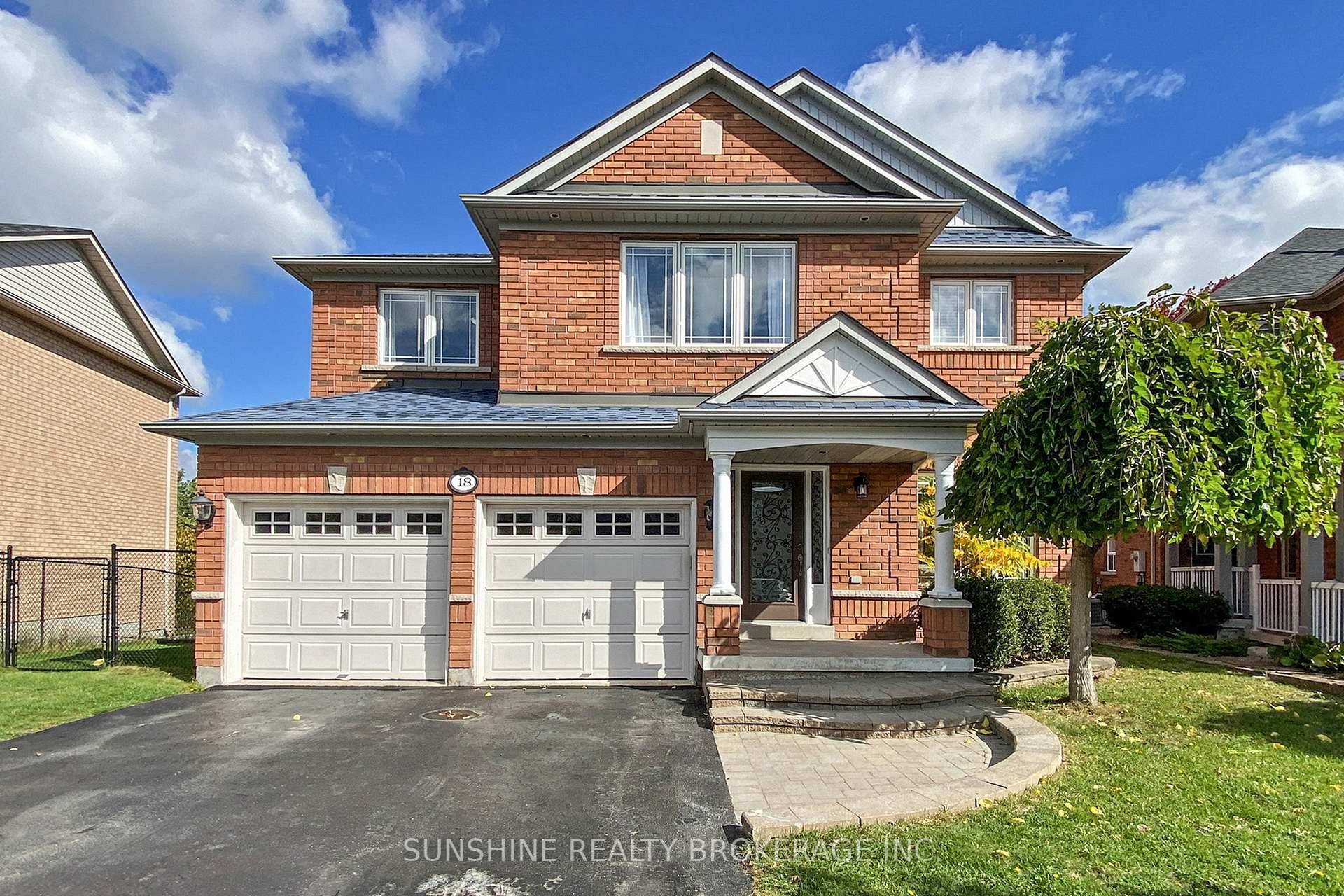 Discover a Stunning Oak Ridges timeless elegance and modern comfort in this meticulously maintained 4 bedrm, 4 baths Oak Ridges Detached back to Ravine.