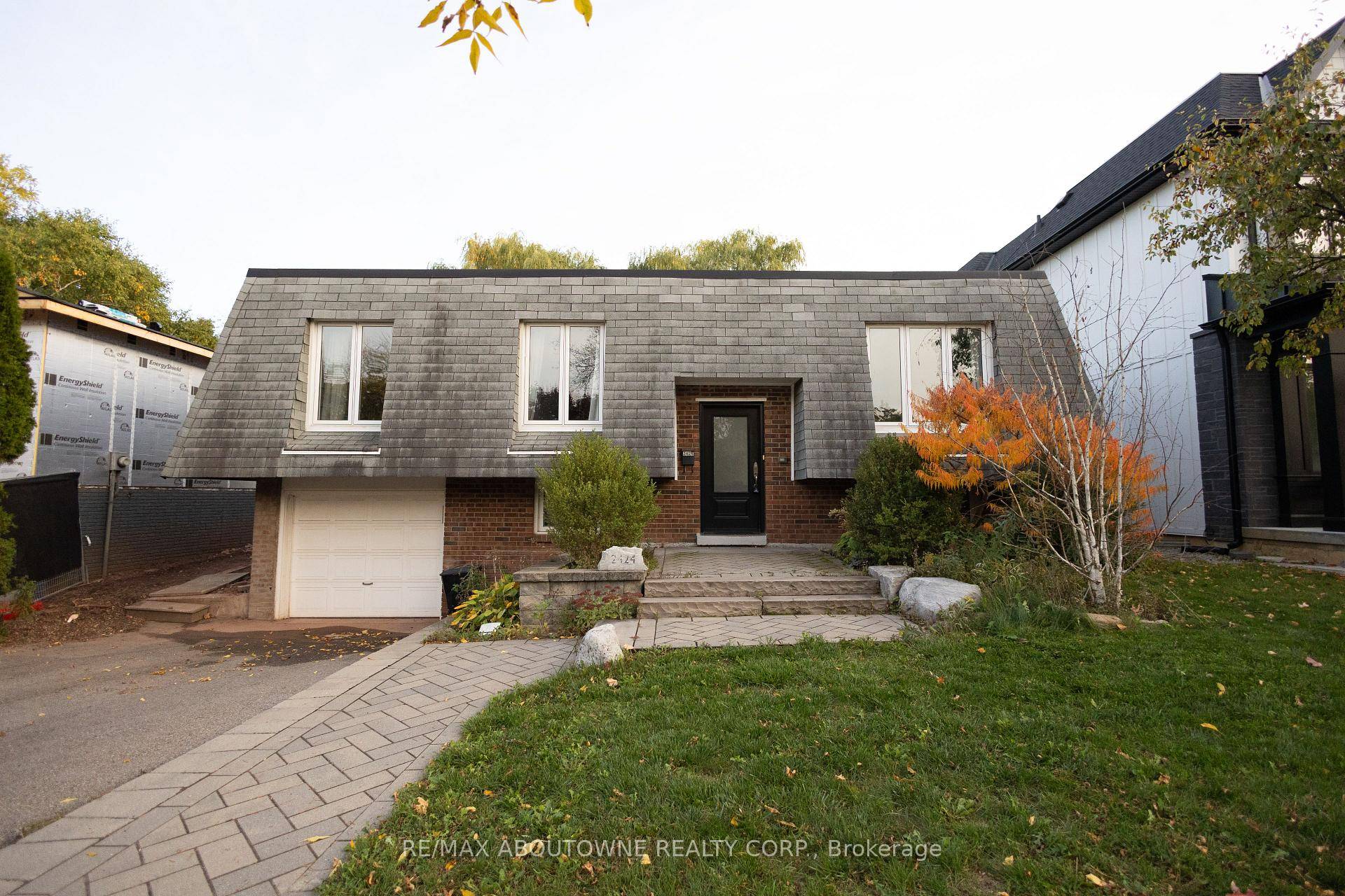 Welcome to 2424 Yolanda Drive, a beautifully updated bungalow tucked away in Oakville's sought after Bronte community !