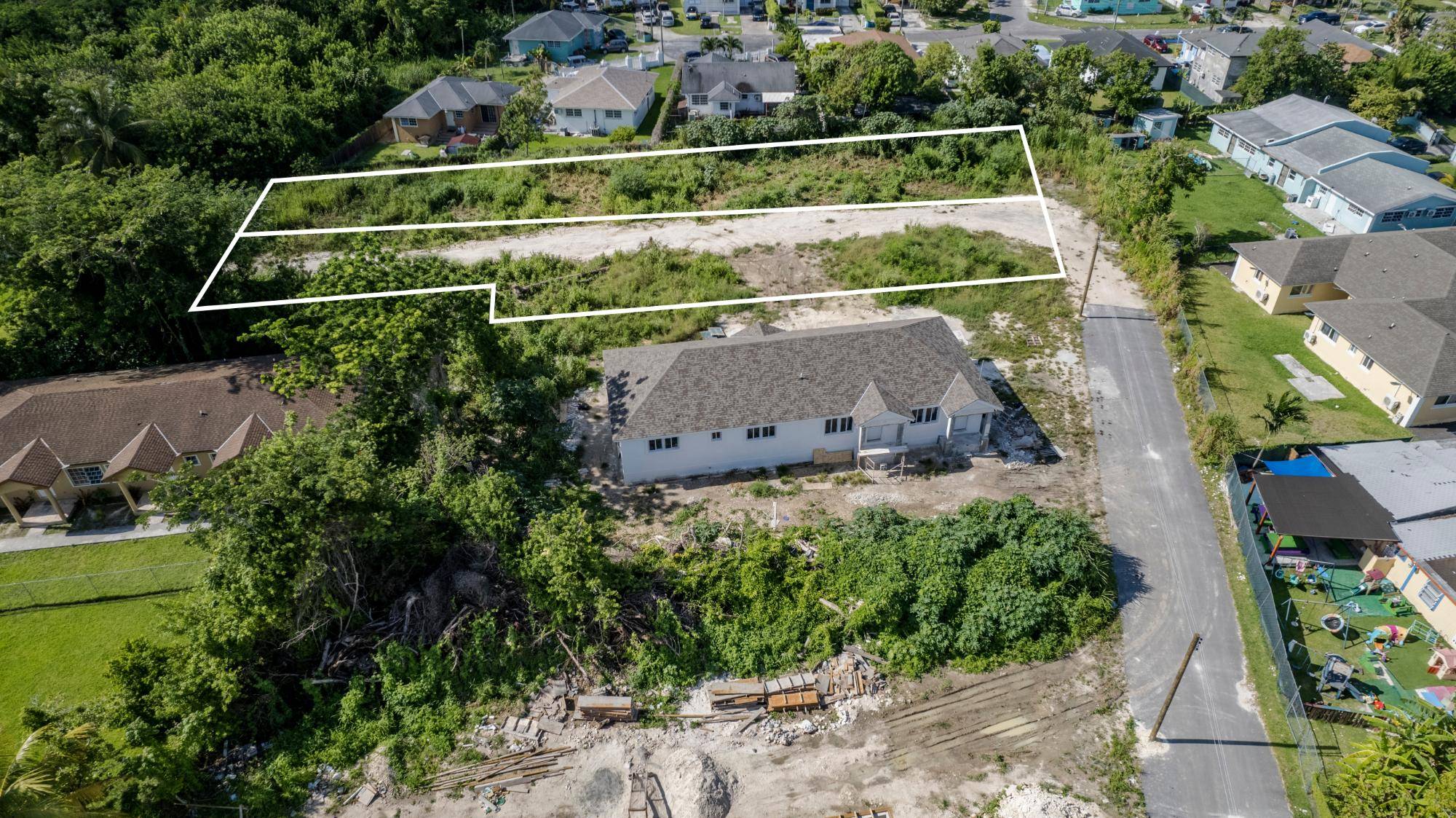 BELLOT ROAD Land New-Providence