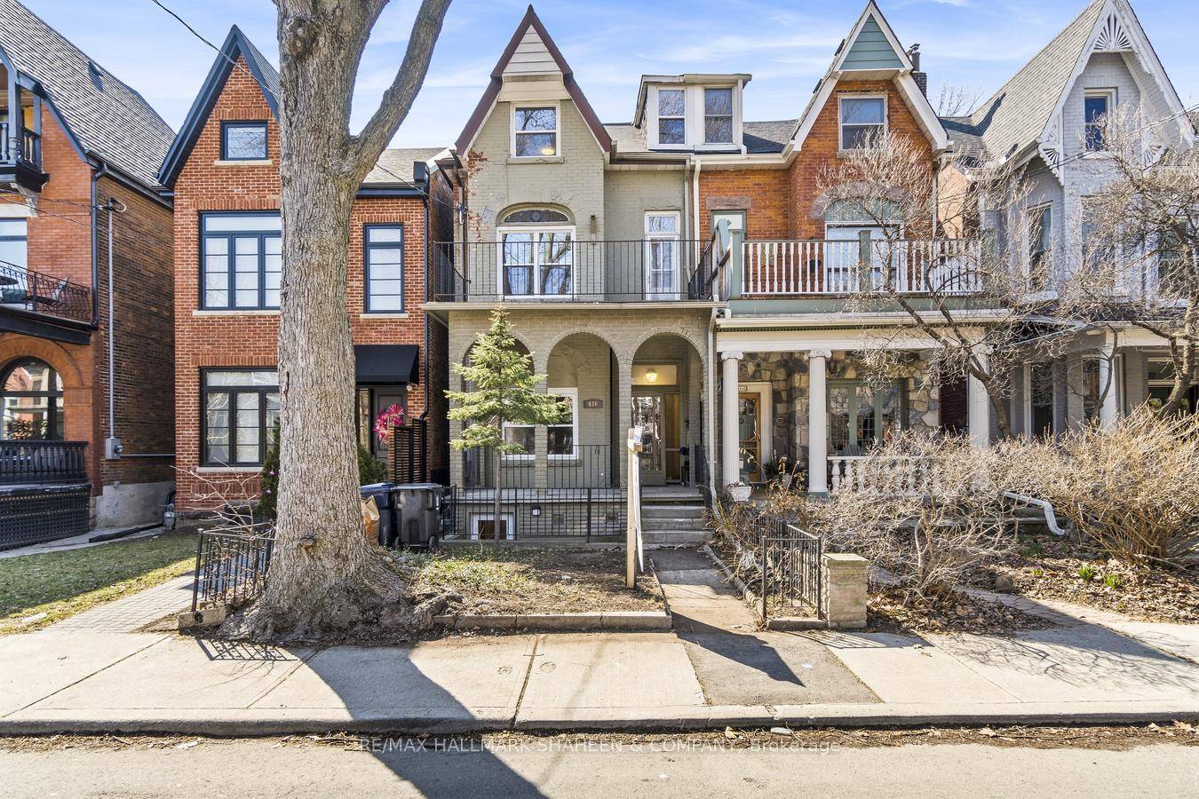 Experience elegant city living in this spacious and beautifully updated two bedroom main floor unit, perfectly situated on the most picturesque stretch of Euclid Avenue.