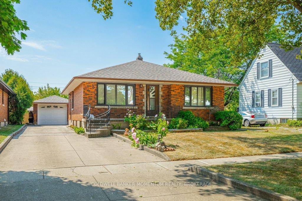 Welcome to 9 McDonald Avenue in Thorold !