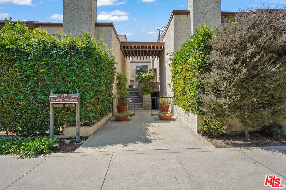 1655   Greenfield Ave 2BR Beverlywood La