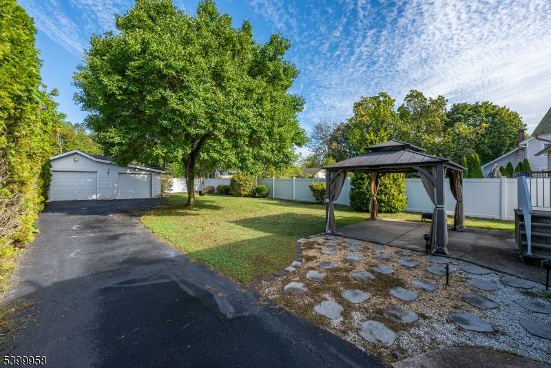 Welcome to this charming ranch style home located in the heart of Lincoln Park, New Jersey an ideal blend of move in ready comfort and long term potential.