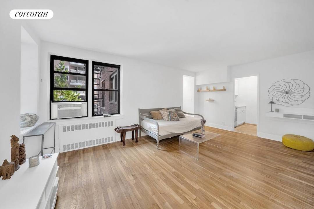 Prime Greenwich Village Residence Apartment 3L 50 54 East 8th Street Heart of Greenwich Village Price 448, 000 This is being sold with a tenant in place with the lease ...
