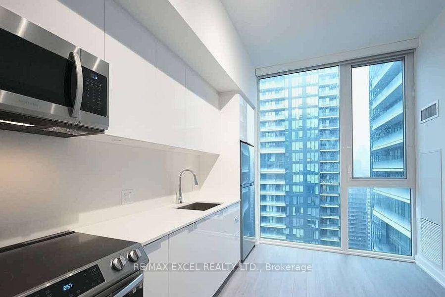 Brand New Stylish, Luxurious, One Bedroom Plus Den, Fantastic Layout With Open Concept Kitchen Area, This 36th Floor Unit Boasts 9' Ceilings And Open Concept Design With Spacious Living amp ...