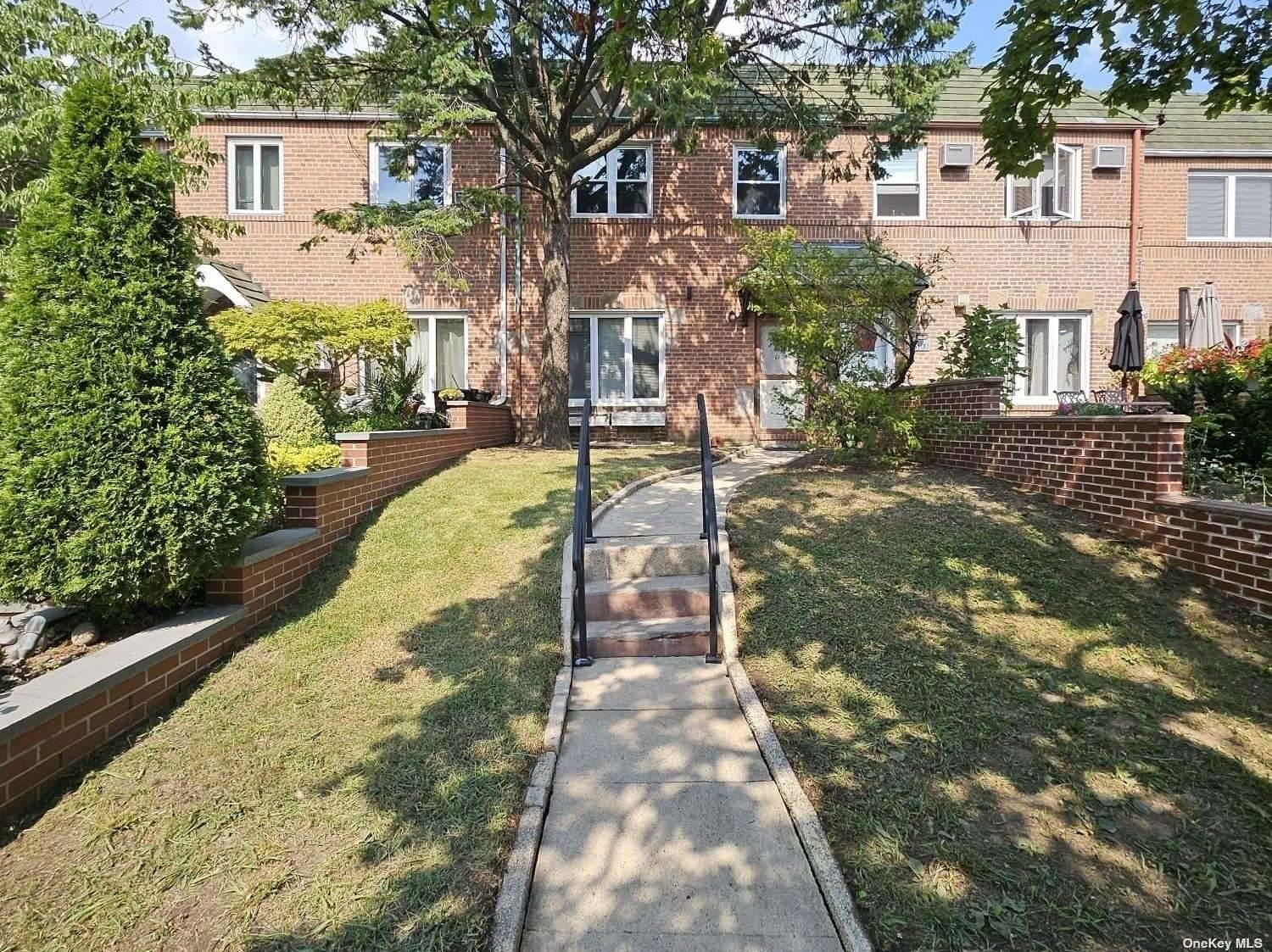 Welcome to 61 29 77 Street, a delightful home in the heart of Middle Village.
