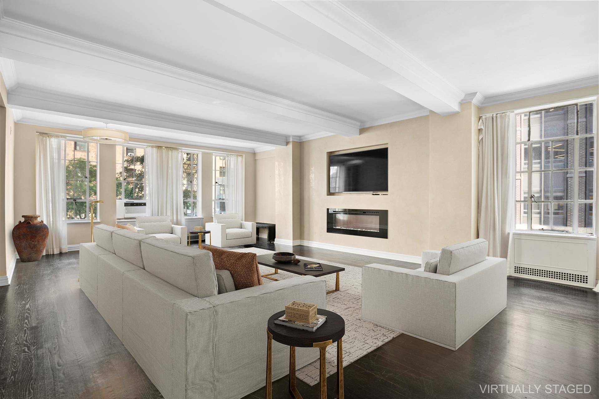 Oversized renovated 1 Bedroom apartment at the highly sought after full service condominium, Parc Vendome.