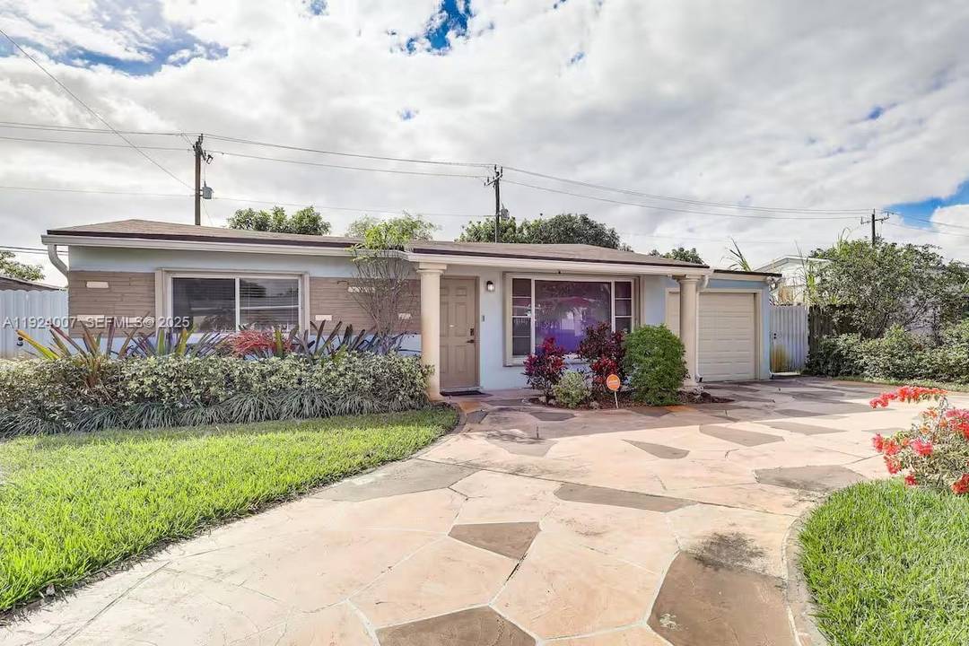 Don't miss out on this updated, spacious home in a prime Miramar location !