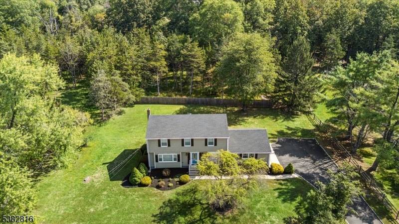 Location Location Location Attractive 4BR 2.