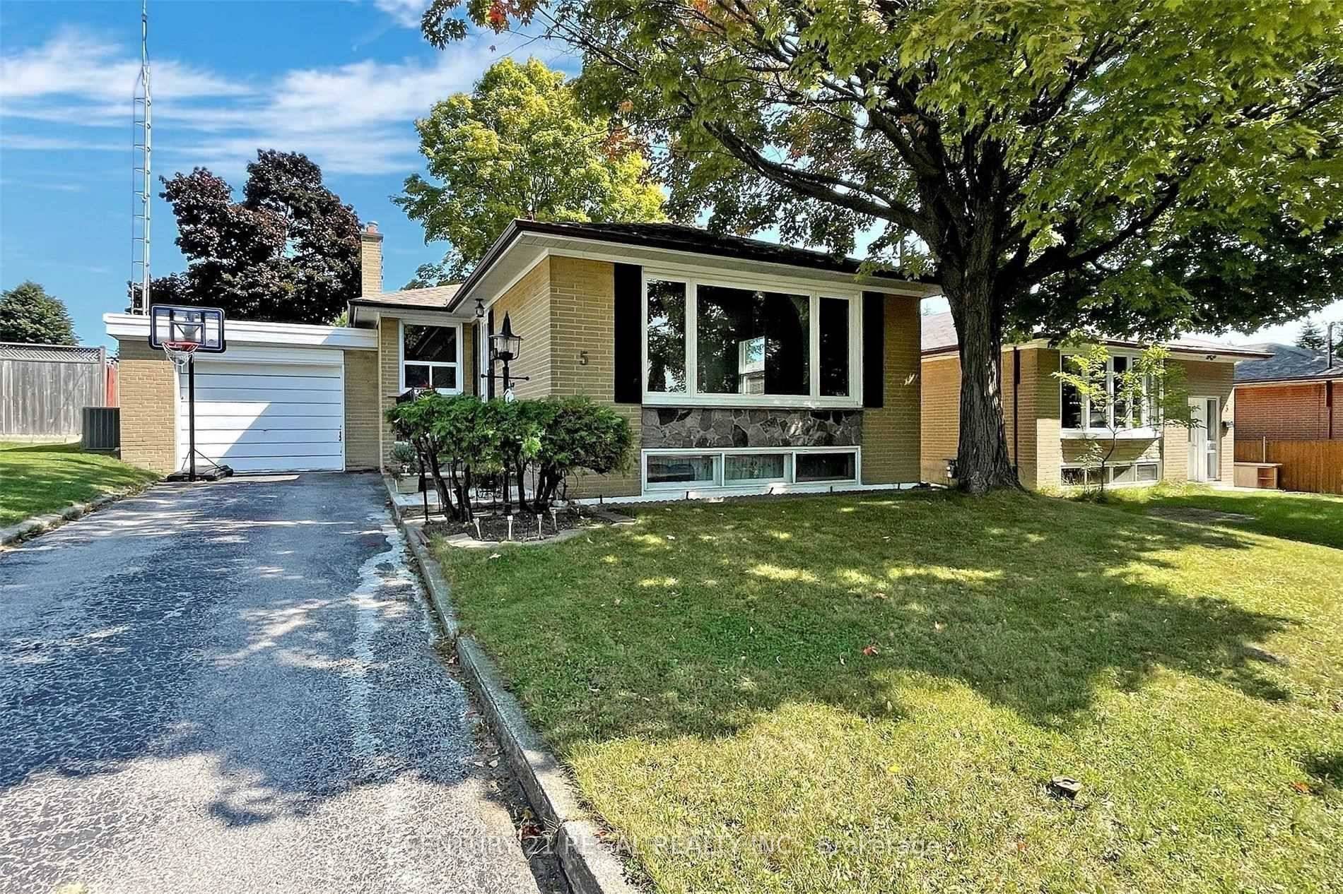 Absolutely Stunning Basement Apartment With Modern Kitchen And 2 Full Washrooms.