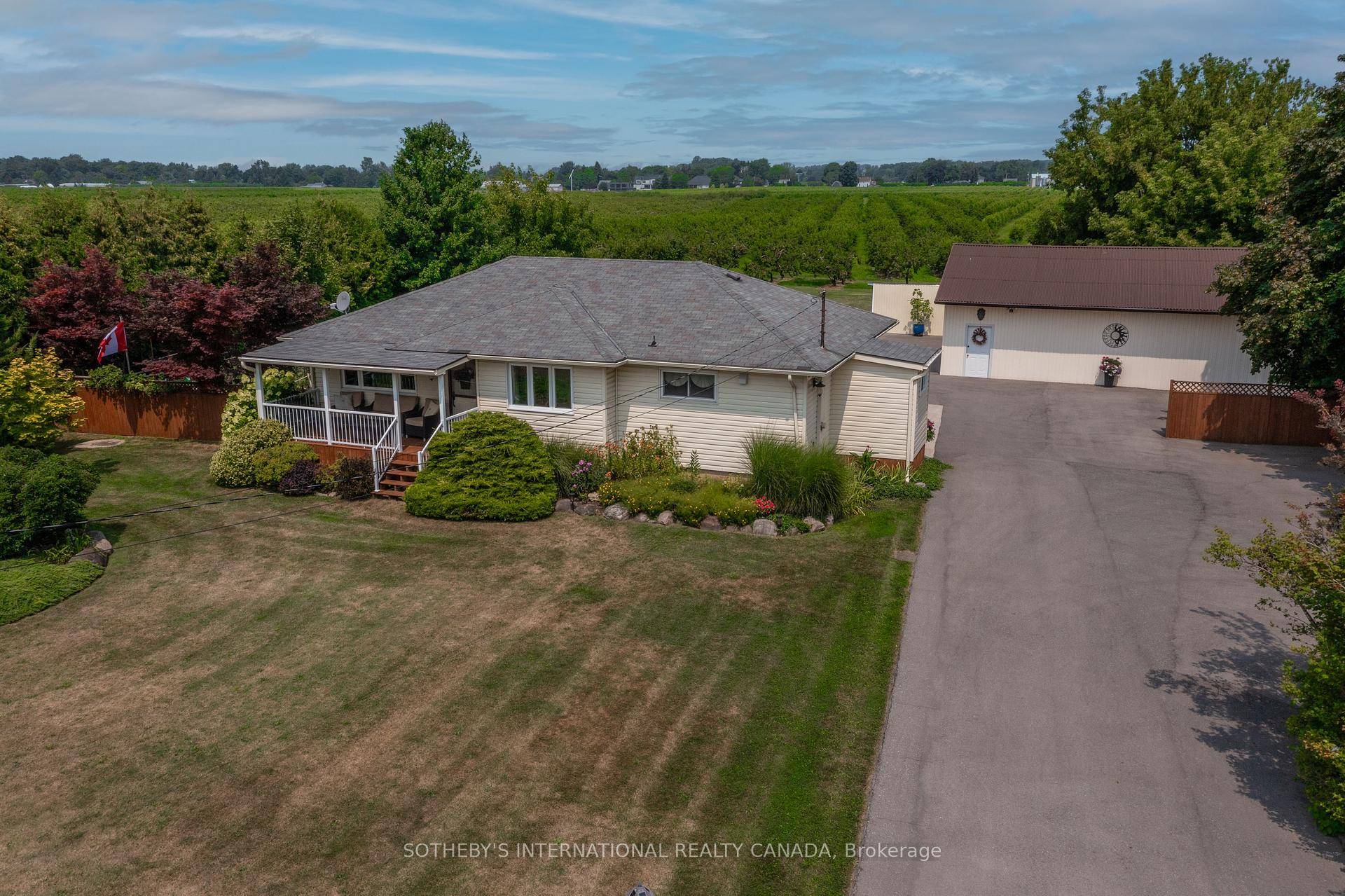 Charming Rural Bungalow in Niagara on the Lake on One Acre Surrounded by Vineyards and Fruit Orchards.