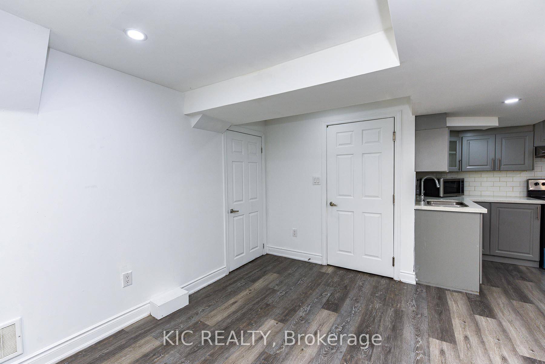 Spacious 2 Bed, 2 Bath Basement Apartment, Bright and modern with a private entrance 2 large bedrooms, 2 bathroom perfect for small families.