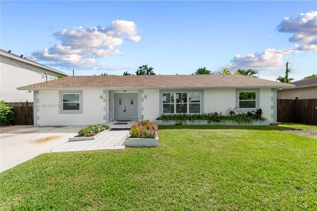 Price Improvement ! ! Welcome to your dream home !