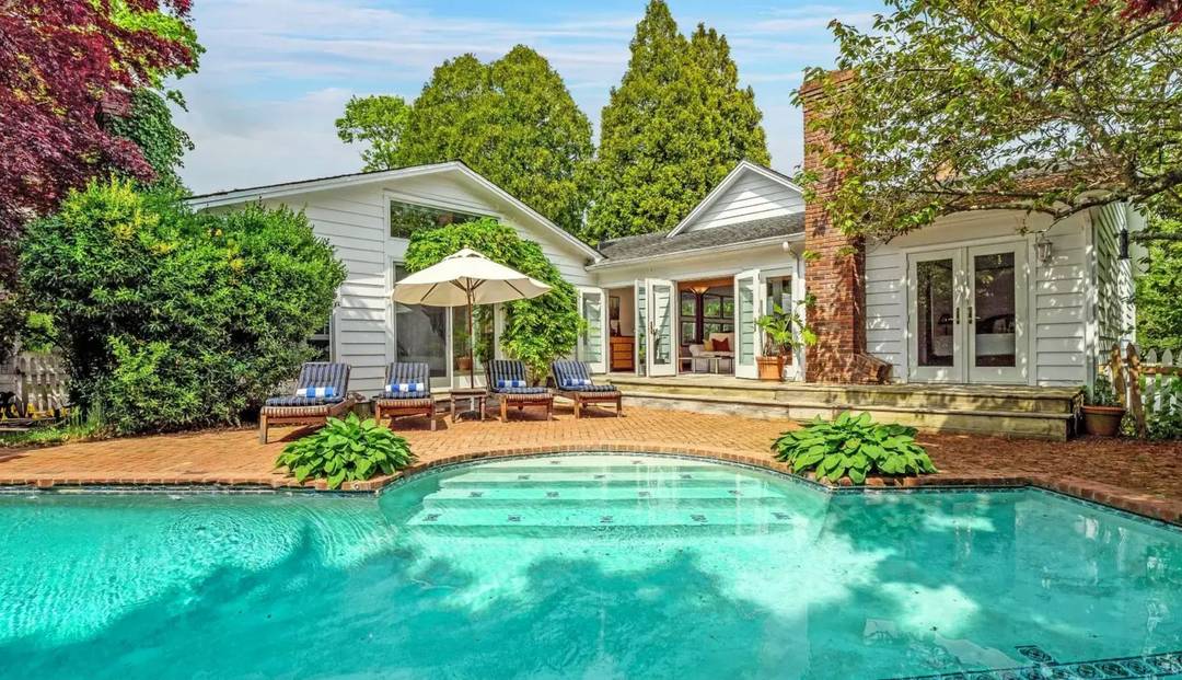 Southampton Village South of Hwy 5 Br Pool Near Coopers Beach