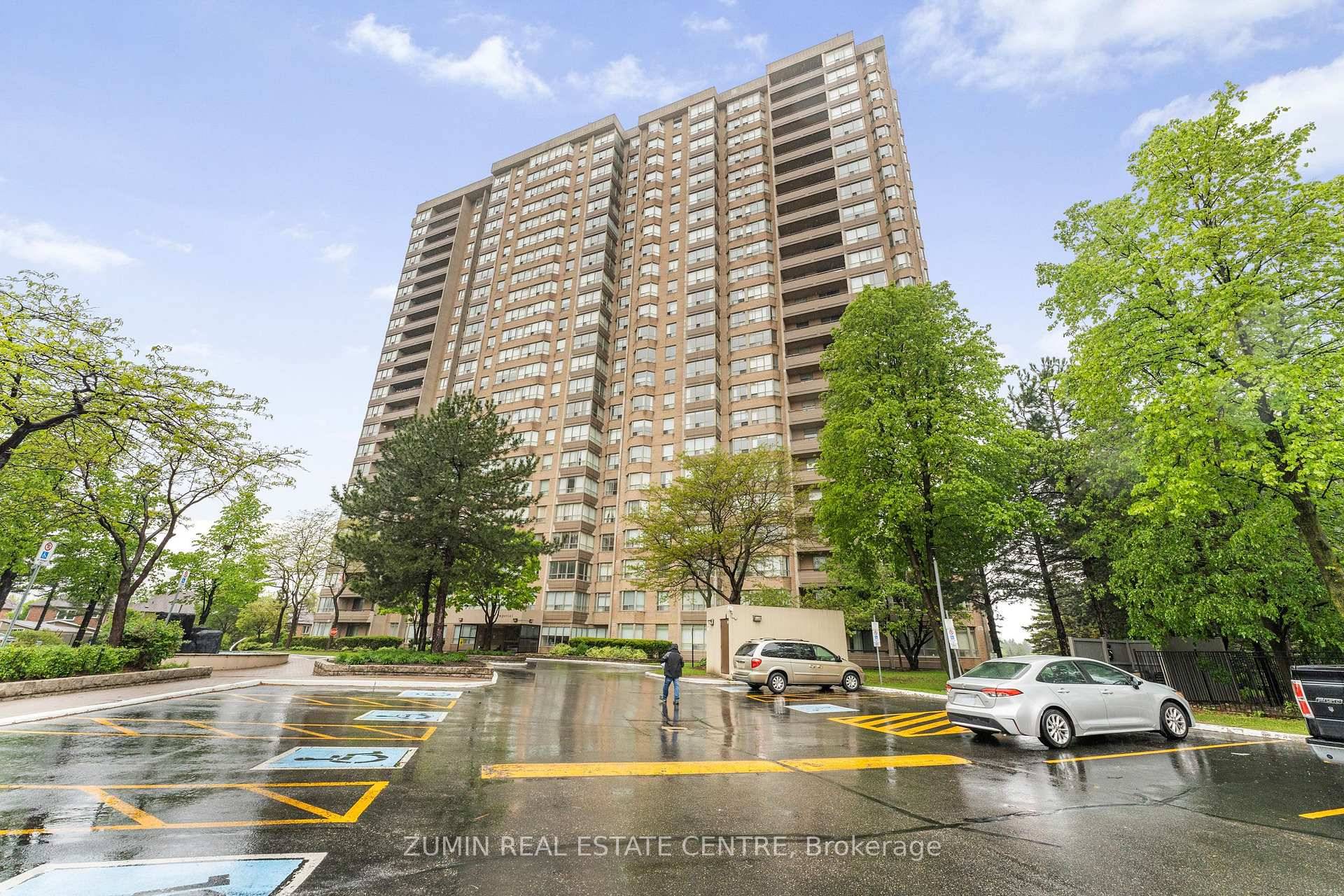 Step Into Style, Space, And Sophistication this Beautiful, spacious, airy, and light filled 2 bedrooms plus Den condo comes with modern flooring, neutral colors, eat in kitchen, stainless steel appliances ...