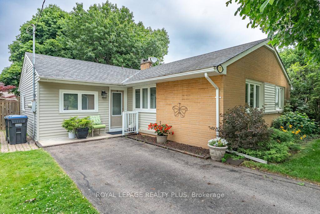 Nestled on a quiet street in a family friendly Mississauga neighbourhood, this well maintained 3 bedroom bungalow sits on a generous 55 x 120 ft lot with a fully fenced ...