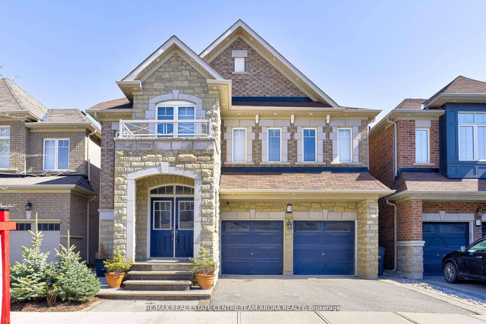 Welcome to this luxurious 5 bedroom executive home in Brampton's prestigious Northwest community !