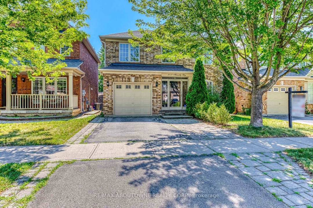Refined Family Living in Desirable Bronte Creek.