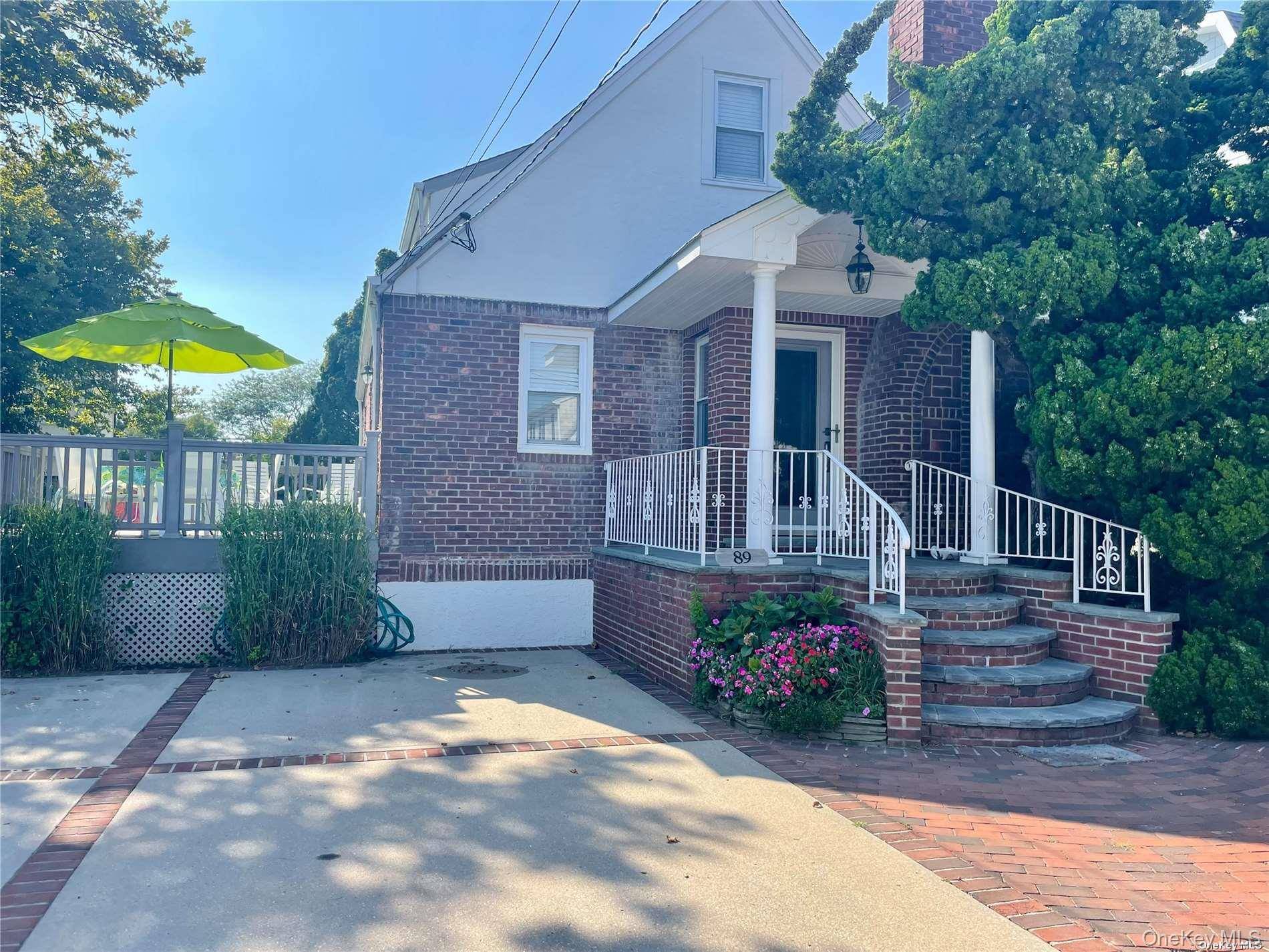 SEASONAL 9 15 24 6 15 25 FLEXIBLE, FULLY FURNISHED 3 BEDROOM 2 BATHROOM HOME WITH LARGE BACKYARD, PARKING FOR 4 CARS, DECK, OUTDOOR SHOWER.