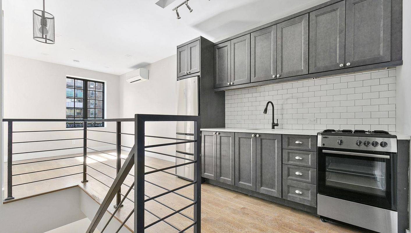 No Fee Duplex Apartment w Shared Roof DeckUnit 1F is 1 bedroom, flex 2, 1.