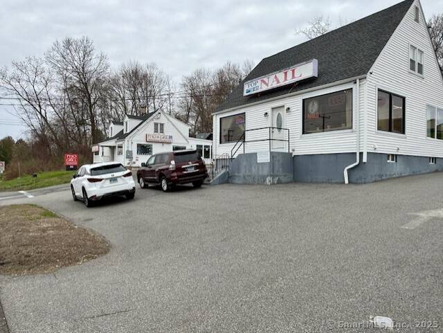 Prime ideal location on busy Rt 372 just across from Stop and Shop.