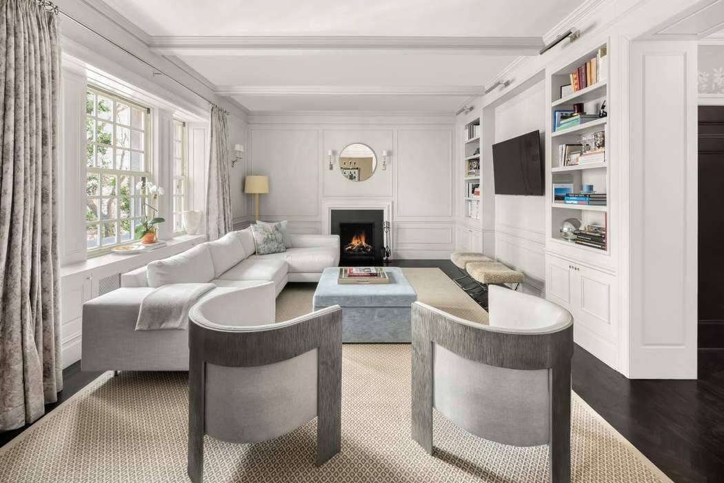 Park Avenue Perfection, Stunning Three Bedroom Perfectly positioned at 863 Park Avenue on the corner of 77th Street, this fully renovated, triple mint three bedroom home in a distinguished pre ...