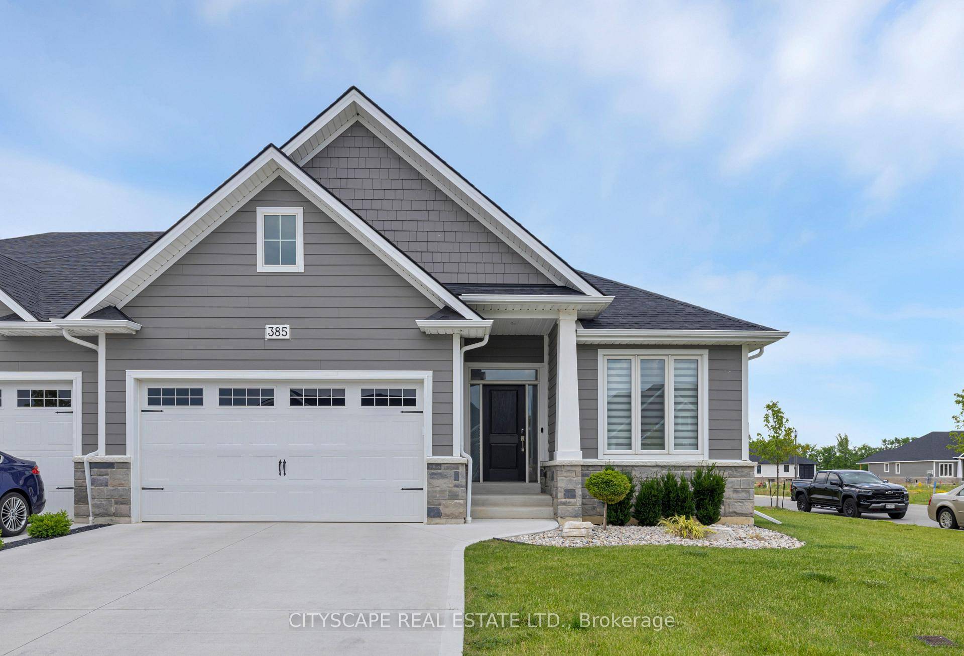 Meticulously maintained 3 year old Lakeland Semi Featherstone model 2 Plex for sale.