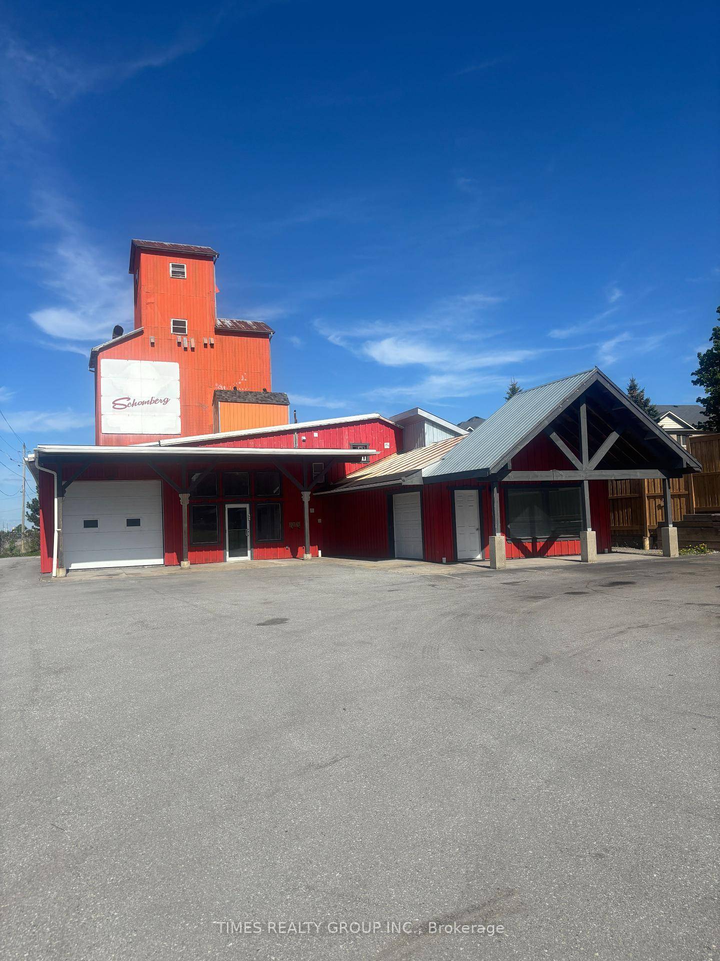 4000 SQUARE FEET OF SPACE AVAILABLE.