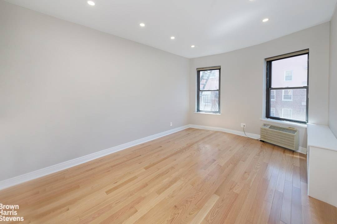Top Floor, flooded with light, part time Doorman Be the first to live in this brand new, renovated, sleek, modern, 1 bedroom, 1 bath in the Carnegie Hill area.