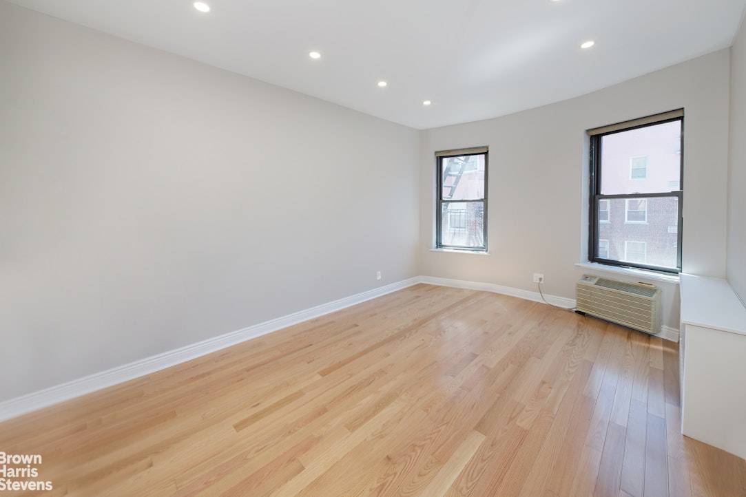Top Floor, flooded with light, part time Doorman Be the first to live this brand new, renovated, sleek, modern, 1 bedroom, 1 bath in the Carnegie Hill area.