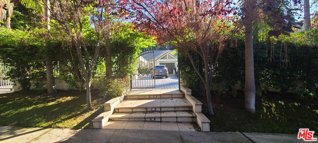 1258 1258 A Coldwater Canyon Dr 1BR Beverly Hills Post Office | B.H.P.O. La