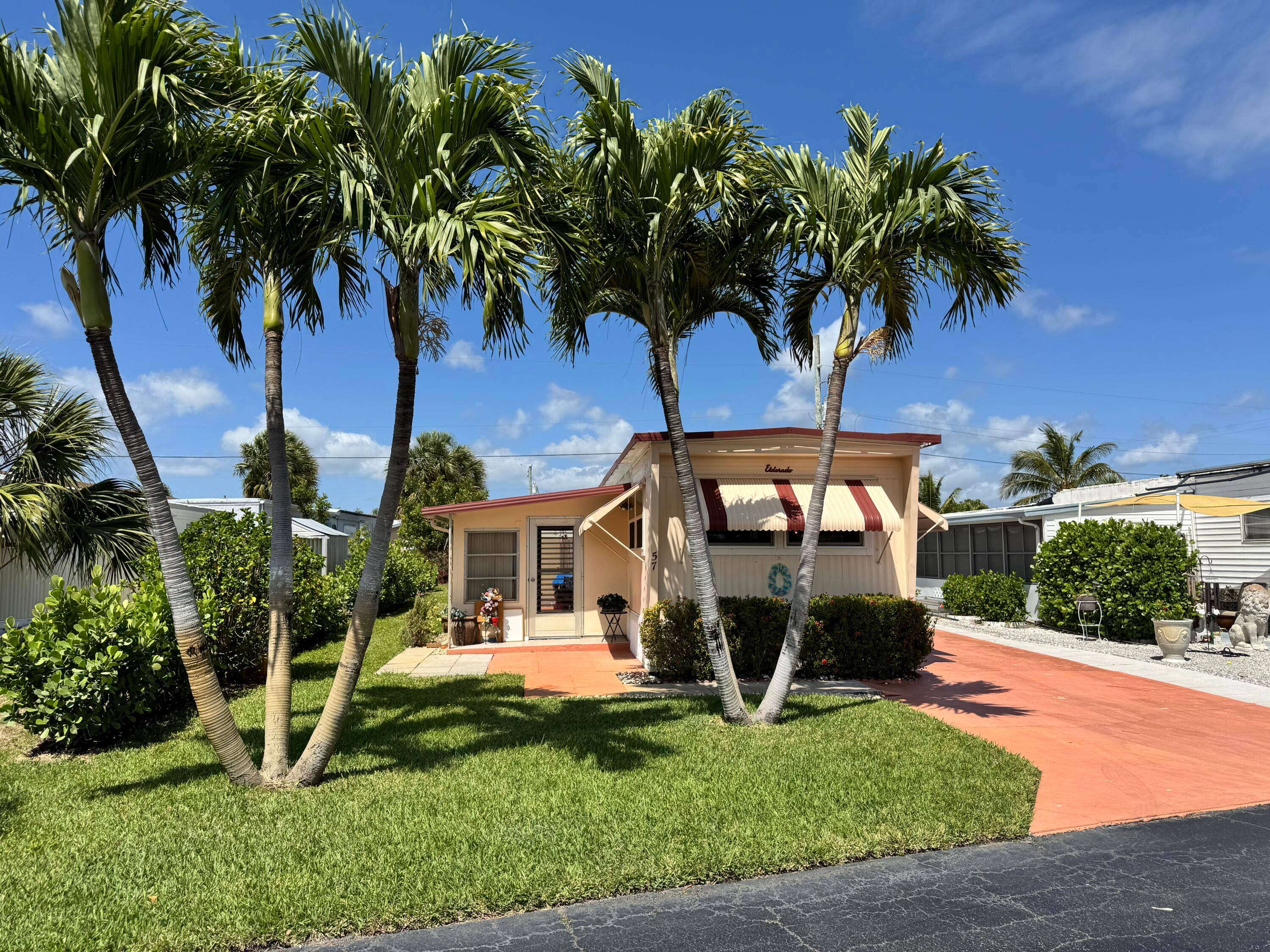Charming Two Bedroom, One Bath in Woodbridge 55 community.