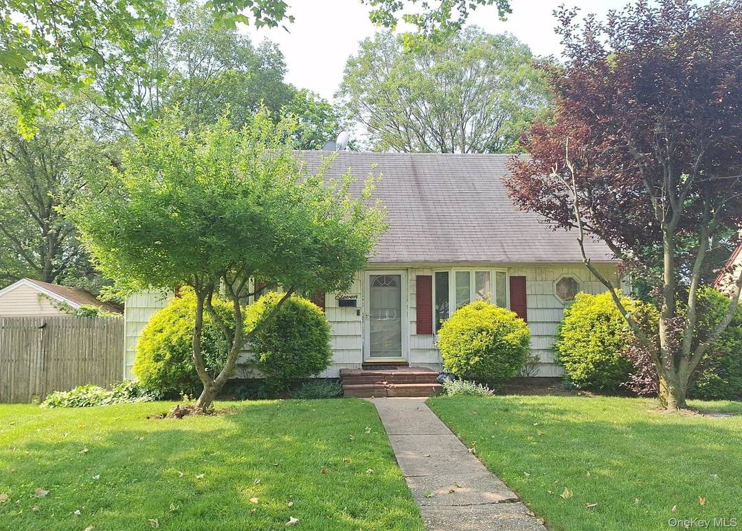 This Cape Style Home Features 5 Bedrooms, 2 Full Baths, Formal Dining Room, Kitchen amp ; 1 Car Garage.