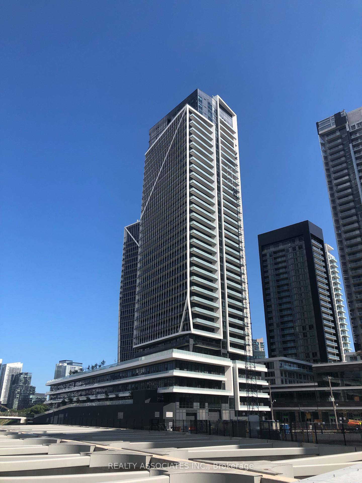 Gorgeous one bedroom unit with private balcony.