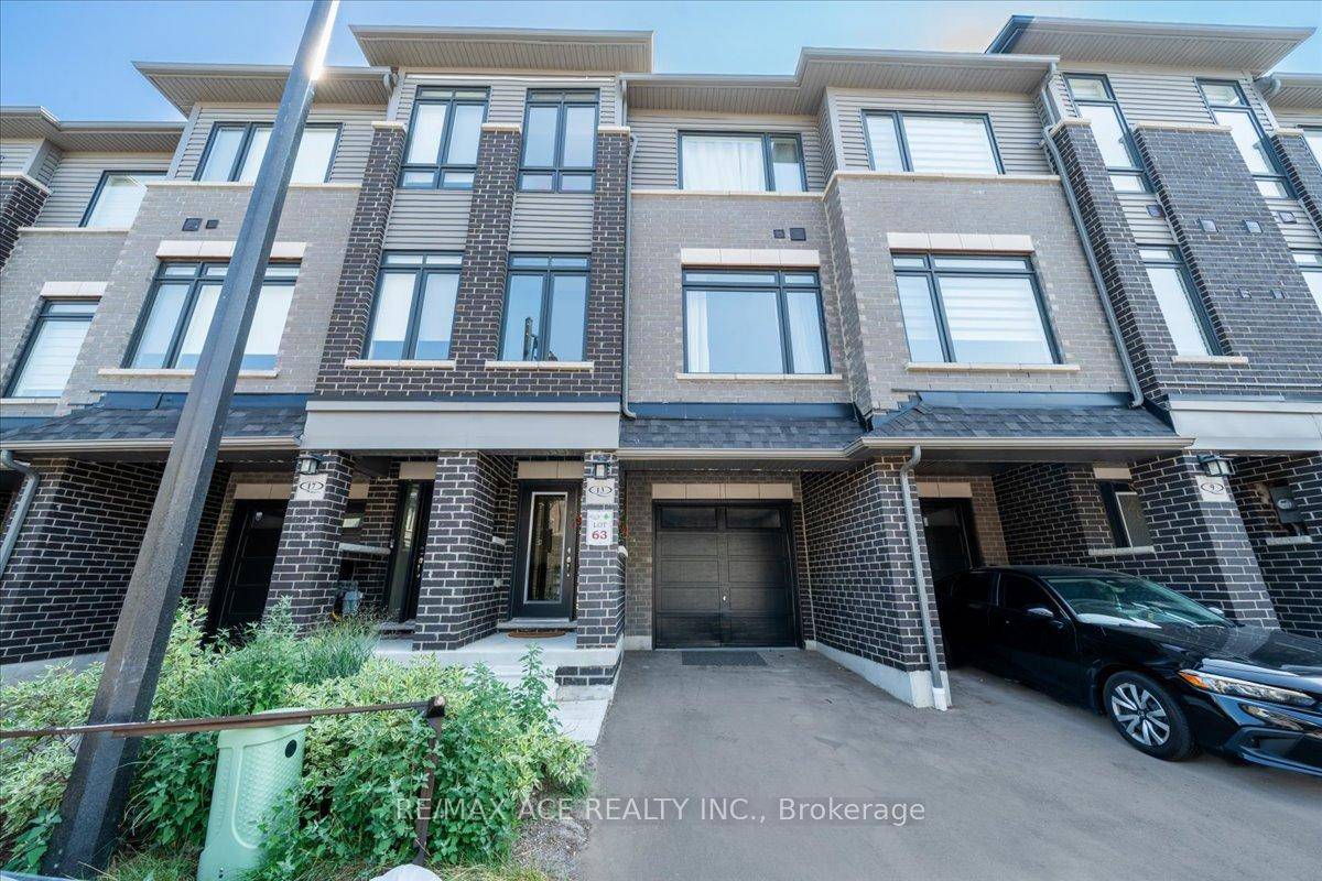 Beautiful Freehold Townhouse Located on Most Convenient Location in Whitby.