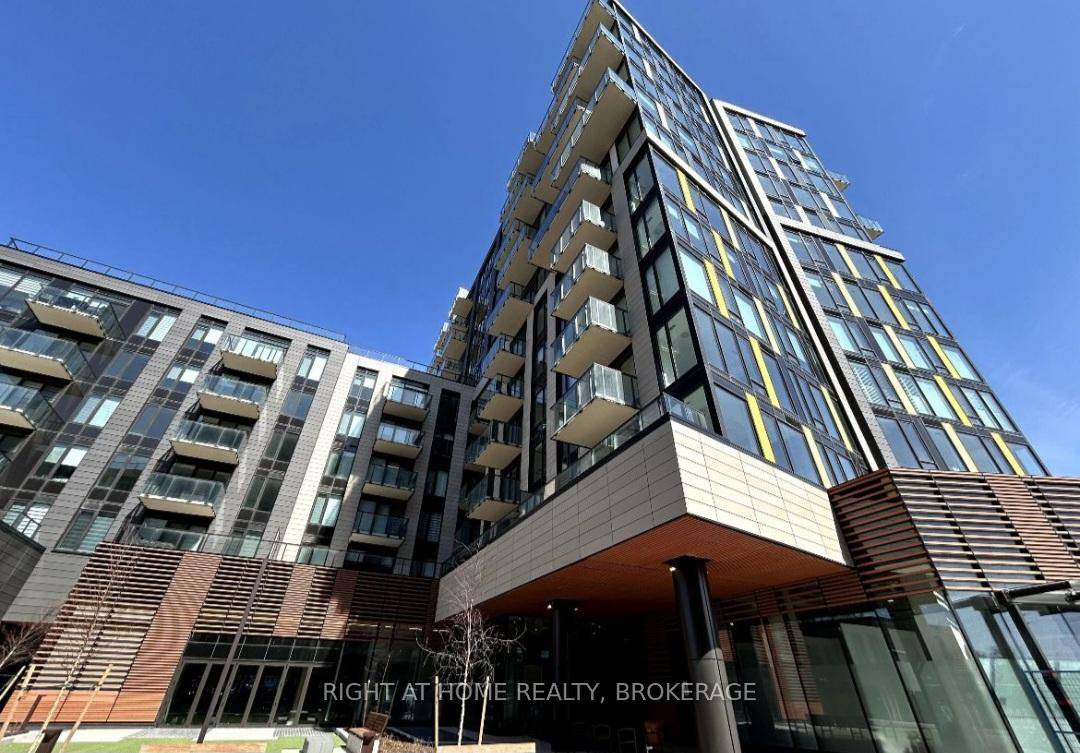 Bright and modern 1 bedroom condo located in a well connected area, with convenient access to shopping, dining, public transit, and major highways, ideal for professionals or couples seeking comfort ...
