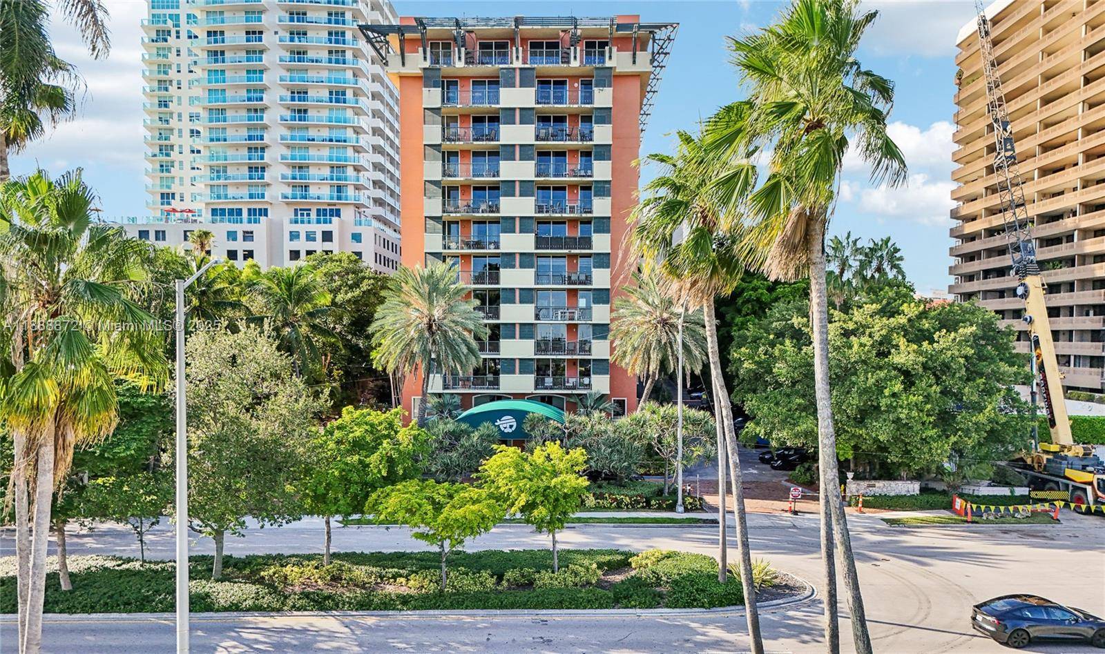 RESORT LIFE ! Water view, private balcony amp ; South Bayshore Drive address under 1M ?