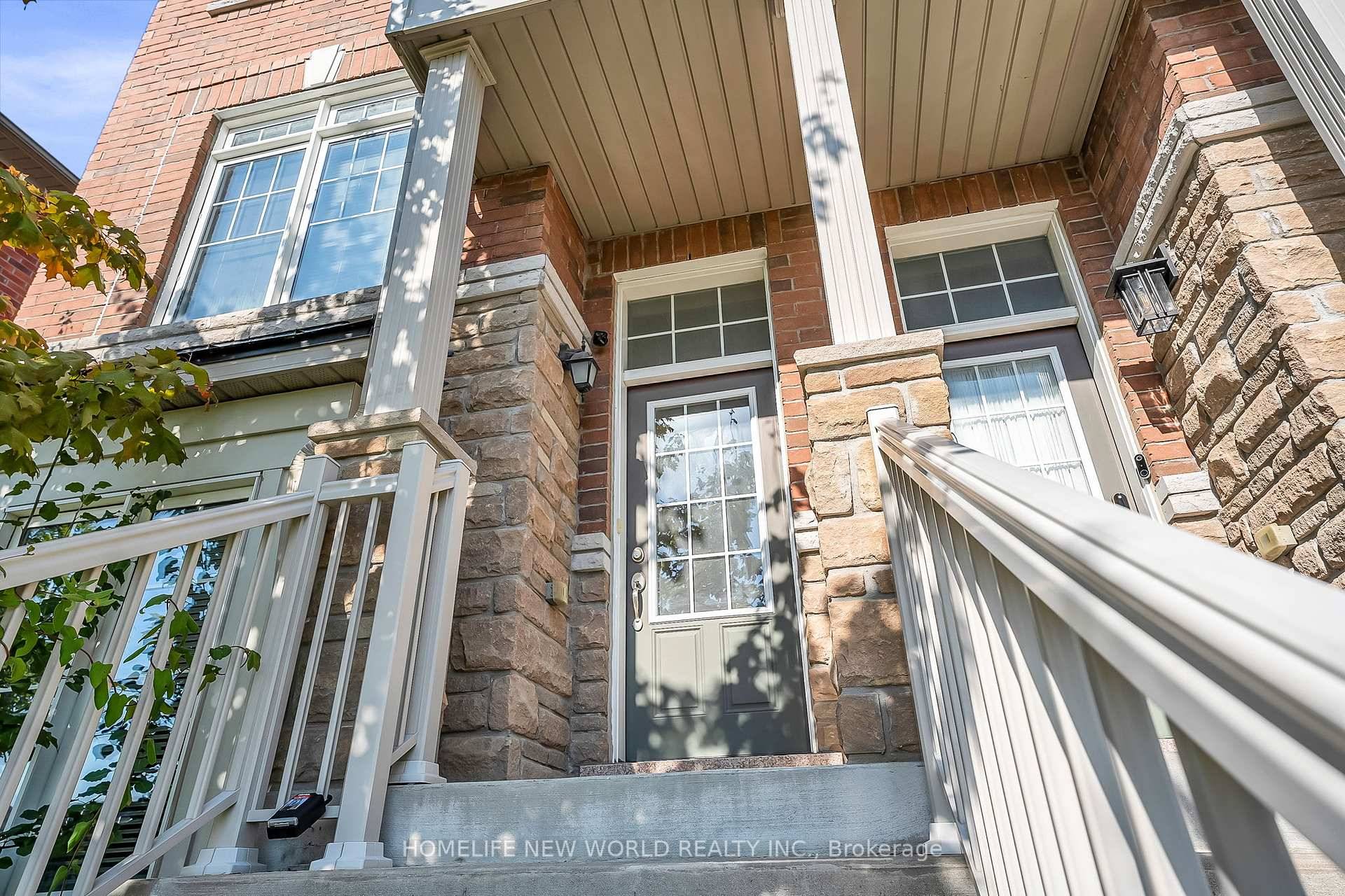 Primont Built 8 years old Freehold Townhouse Major Mackenzie Dr amp ; Donald Cousens Pkwy.