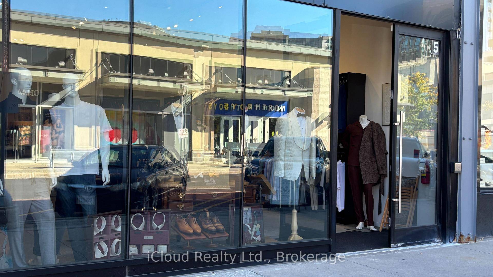 Premium Men's Wear Custom and RTW store in the Banbury Don Mills Area.