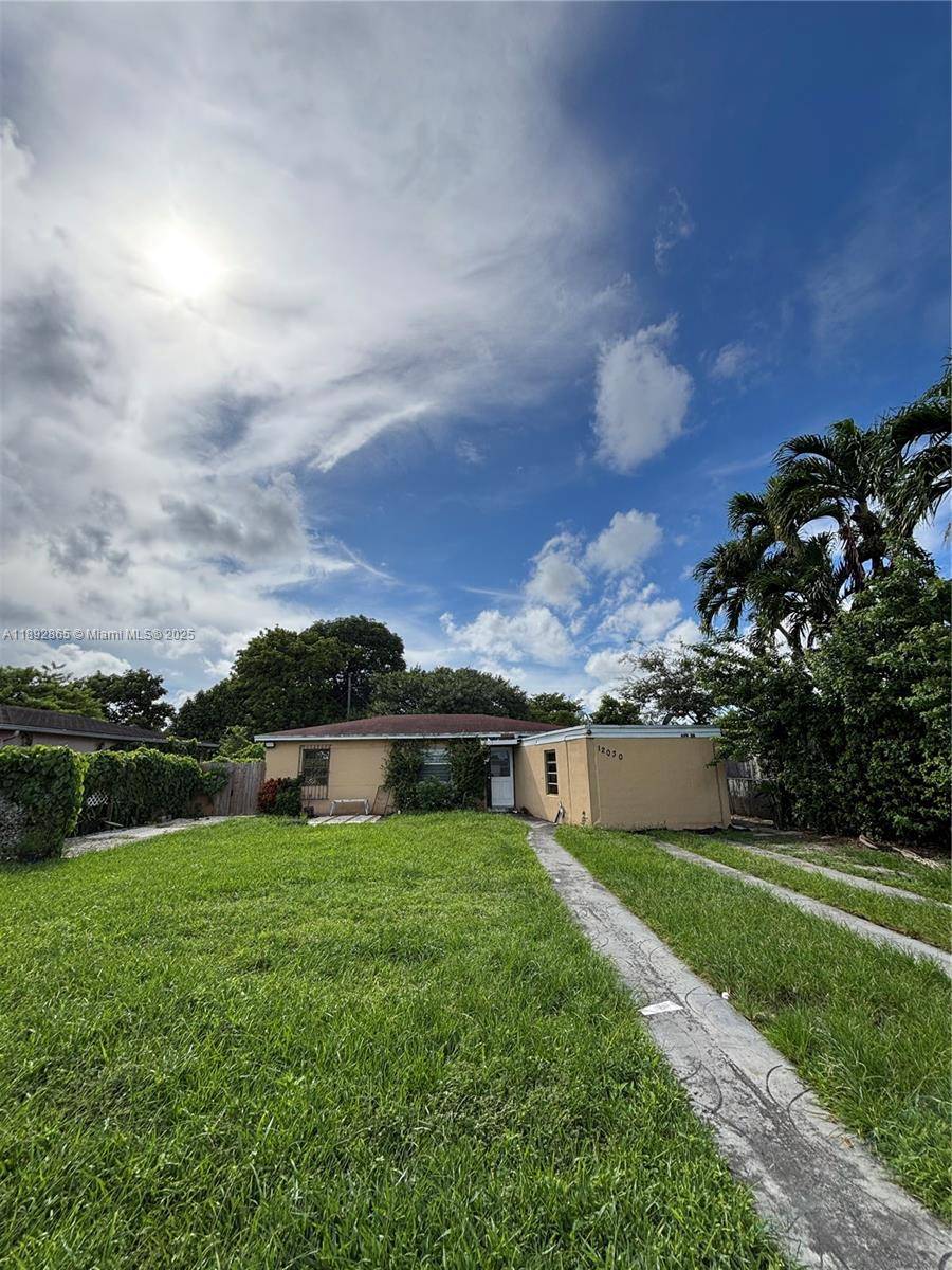 Superb, sought after location, just a short drive to everything, Aventura Mall, the beaches, I 95, Miami International Airport, and Downtown Miami, close to it all, Quality construction, presently livable, ...